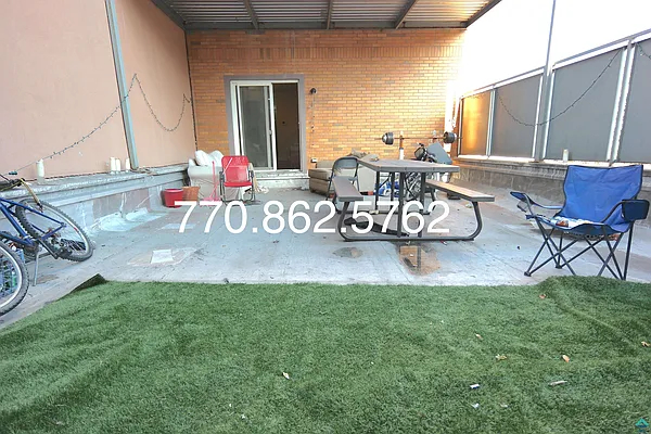 Rented by EXR | media 20