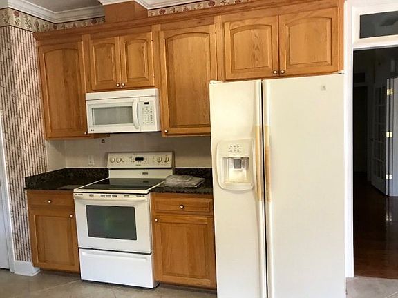 5th image of 3542 Belmont Cir