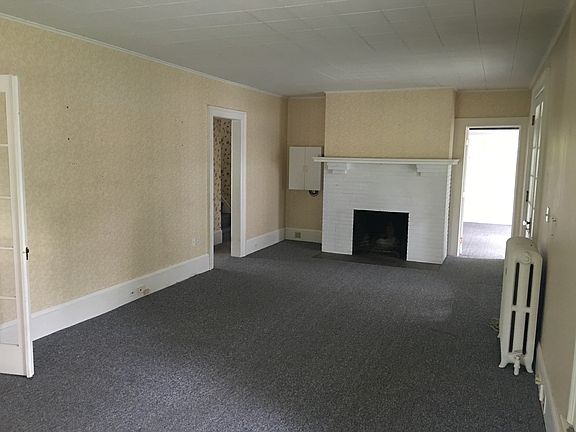 2nd image of 451 Glen St