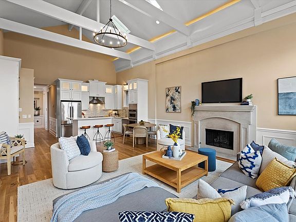 4th image of 2237 N Clybourn Ave APT 3