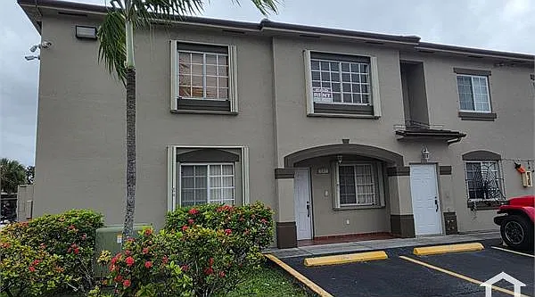 2 bed, 930 sqft, $2,375 — Photo 1