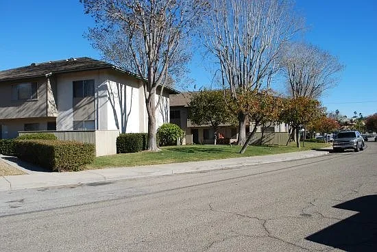 4810 - 4830 - 4850 San Simeon — Photo 1