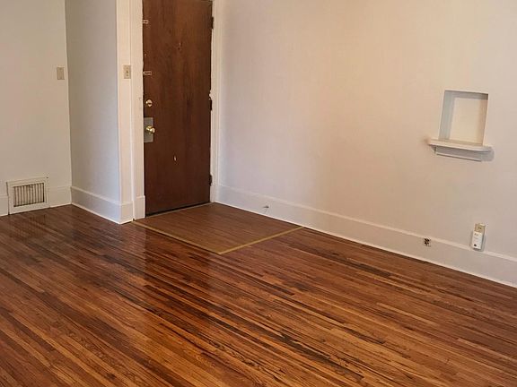 2nd image of 821 Goodhue Blvd