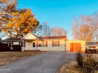 807 Lafollette Dr, Maryville, TN 37801