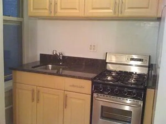 Rented by Douglas Elliman | media 17