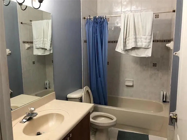 7060 NW 177th St #103 — Photo 5