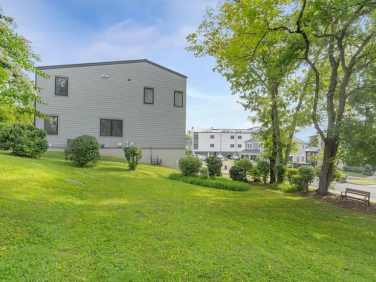121 Penick Ct — Photo 47