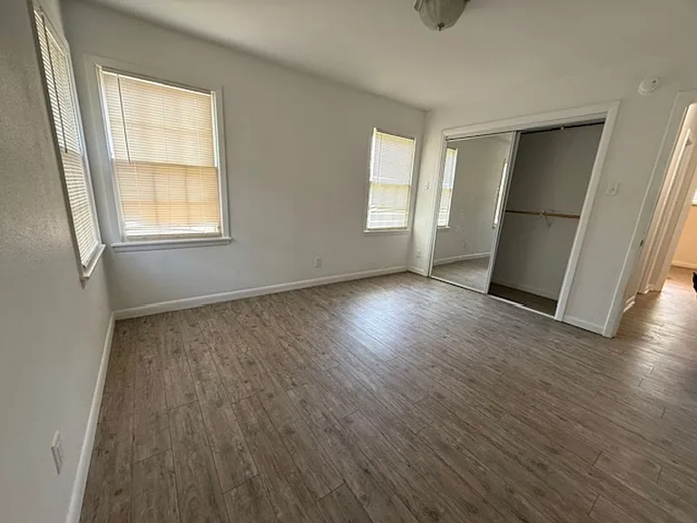 2125 S Willis St — Photo 16