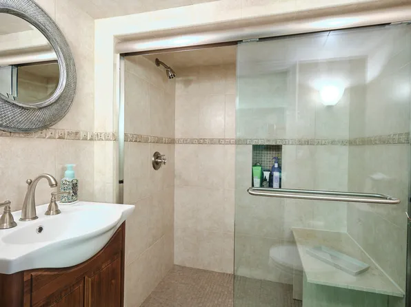 1594 Independence Avenue image 17 of 26