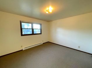 1038 Oxford Ave APT 8, Eau Claire, WI 54703