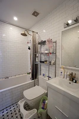 Rented by Rennit Inc. | media 23