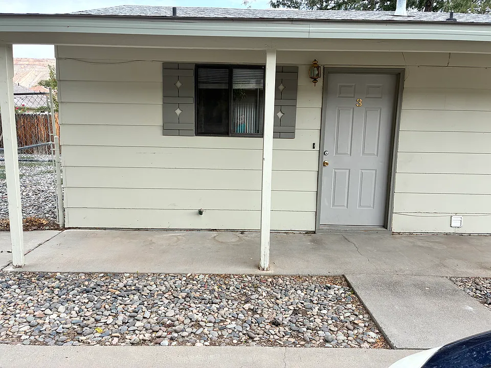 834 Iowa Ave #3