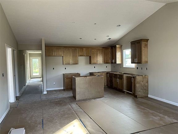 5th image of 2091 Pine Forest Dr