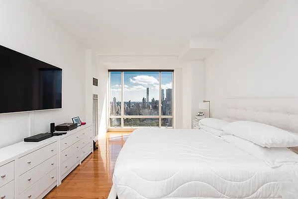 Rented by Trump International Realty | media 5
