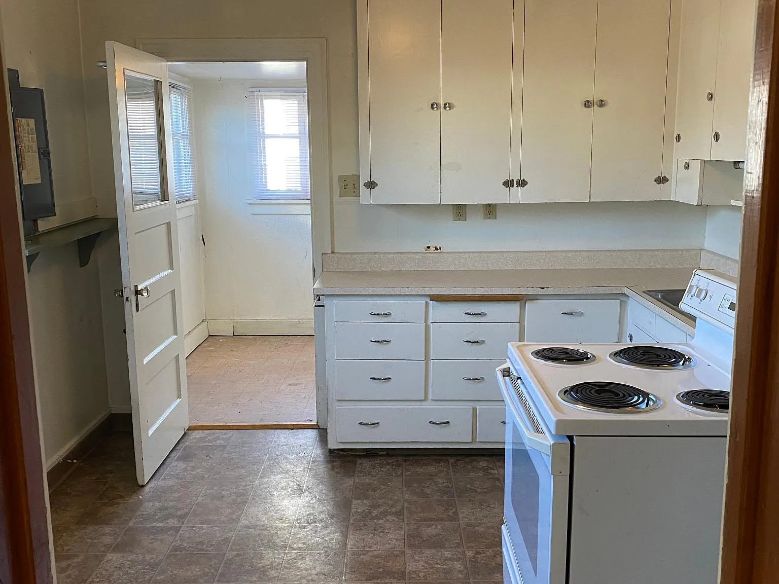 2 bed, 875 sqft, $1,795 — Photo 3