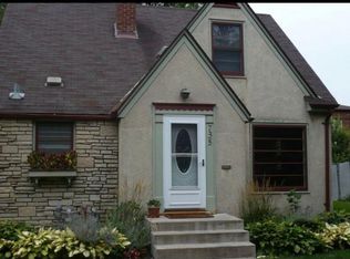 735 Mount Curve Blvd, Saint Paul, MN 55116