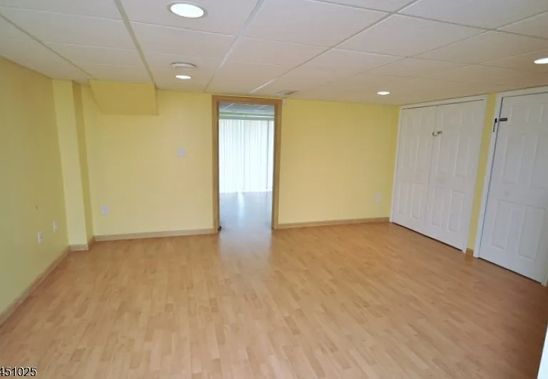 370 Summerhill Dr — Photo 13