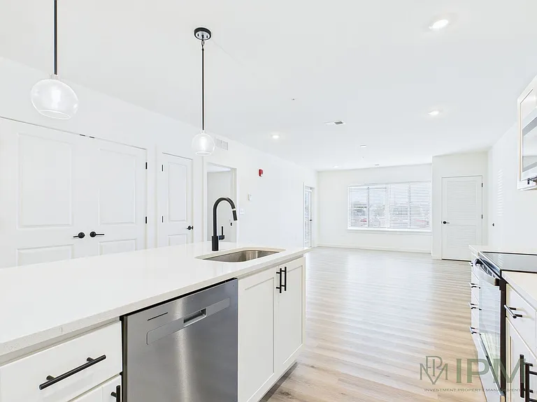The Flats at Hampden — Photo 14