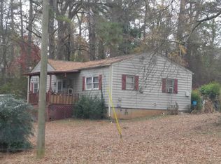 1037 Lakeshore Dr, Jonesboro, GA