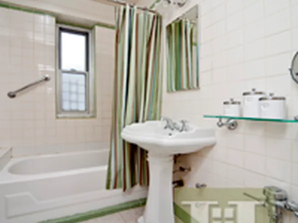 473 Fdr Drive image 1 of 8