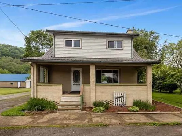407 4th St, Darlington, PA 16115