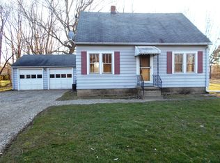 2716 Country Ln, Erie, PA