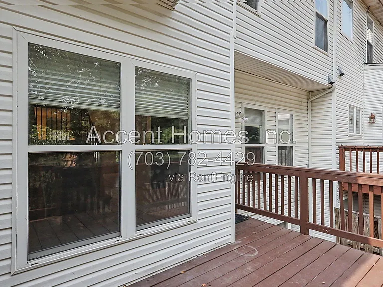 21217 Millwood Sq — Photo 29