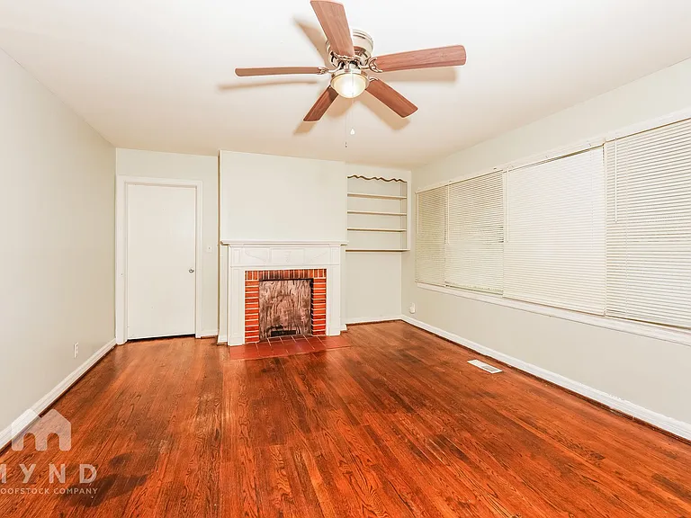 924 Parkway Dr — Photo 6