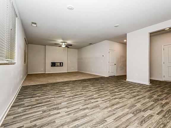 4th image of 195 Hamilton Pointe Dr