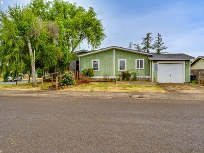 310 E 10th Pl, Junction City, OR, 97448