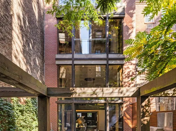 80 Washington Place image 4 of 26