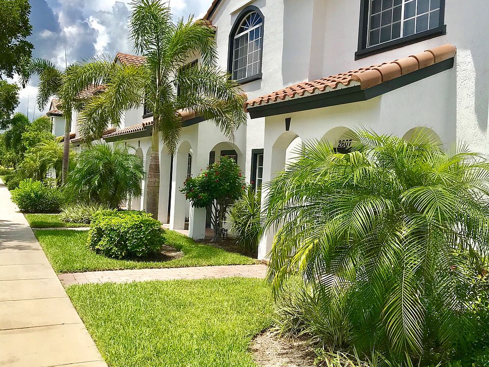 Amberton Luxury Townhomes Apartment Rentals Naples, FL Zillow
