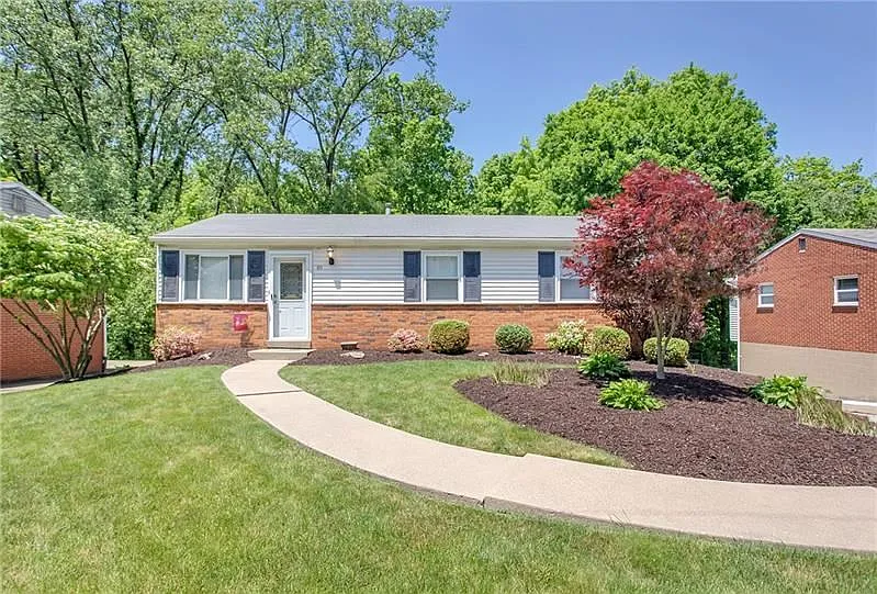 811 Cedarwood Dr photo 1
