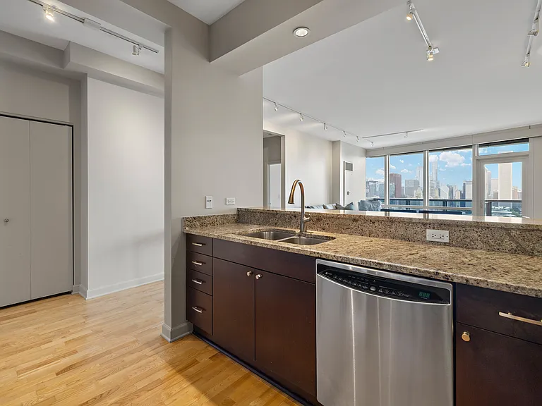 1211 S Prairie Ave #3205 — Photo 9