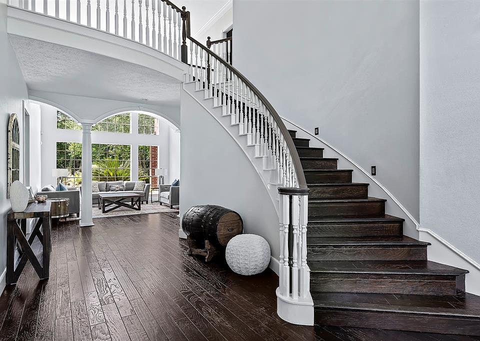 2nd image of 6610 Centre Place Cir