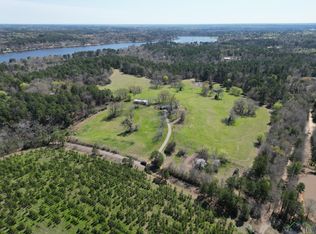 1202 Pine Hills Ln, Gladewater, TX 75647