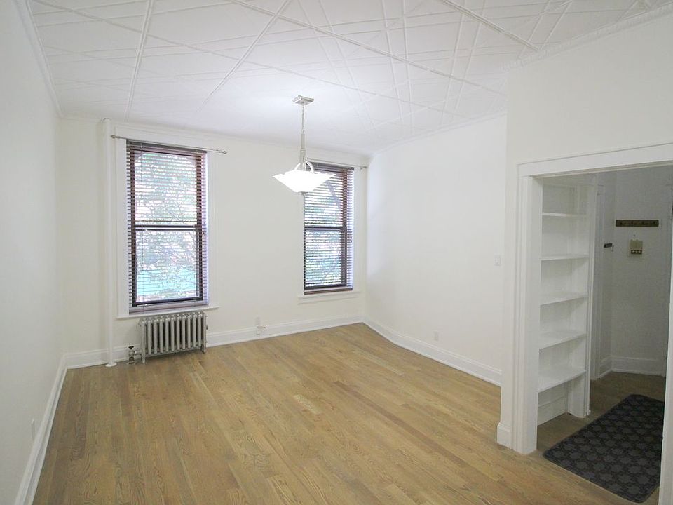 1st image of 176 Meserole St #2