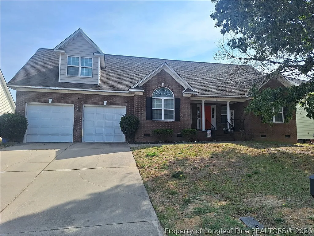 4 bed, 3.0 bath, 2408 sqft, $2,300 — Photo 2