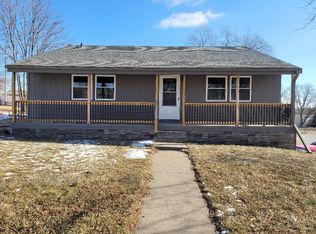 5607 N 69th St, Omaha, NE 68104
