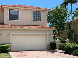 7515 Bristol Cir, Naples, FL 34120