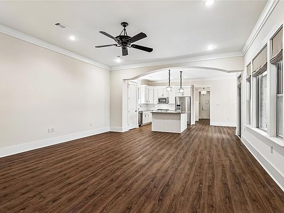 3rd image of 525 Rue Jardins