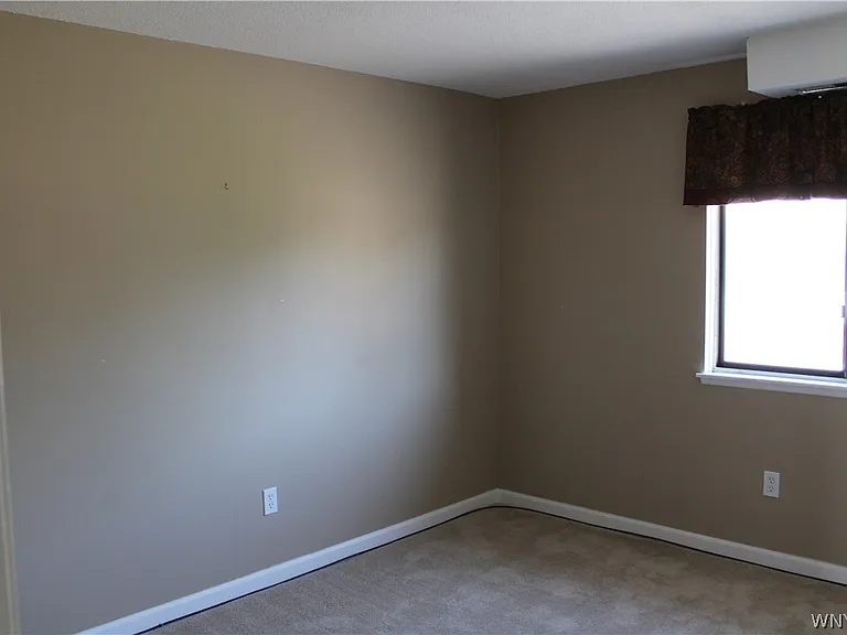 3948 Ridge Lea Rd #D — Photo 14