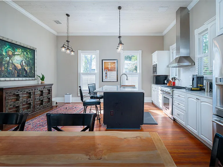 1002 Walnut St — Photo 6