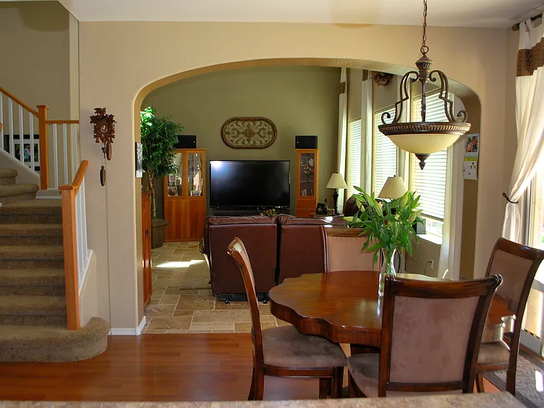 Family Rm + Eat-in Kitchen