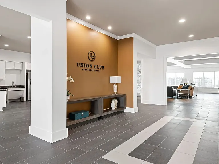 Union Club Apartments — Photo 24