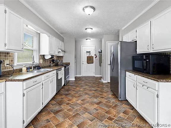 5th image of 709 Riyhad Rd