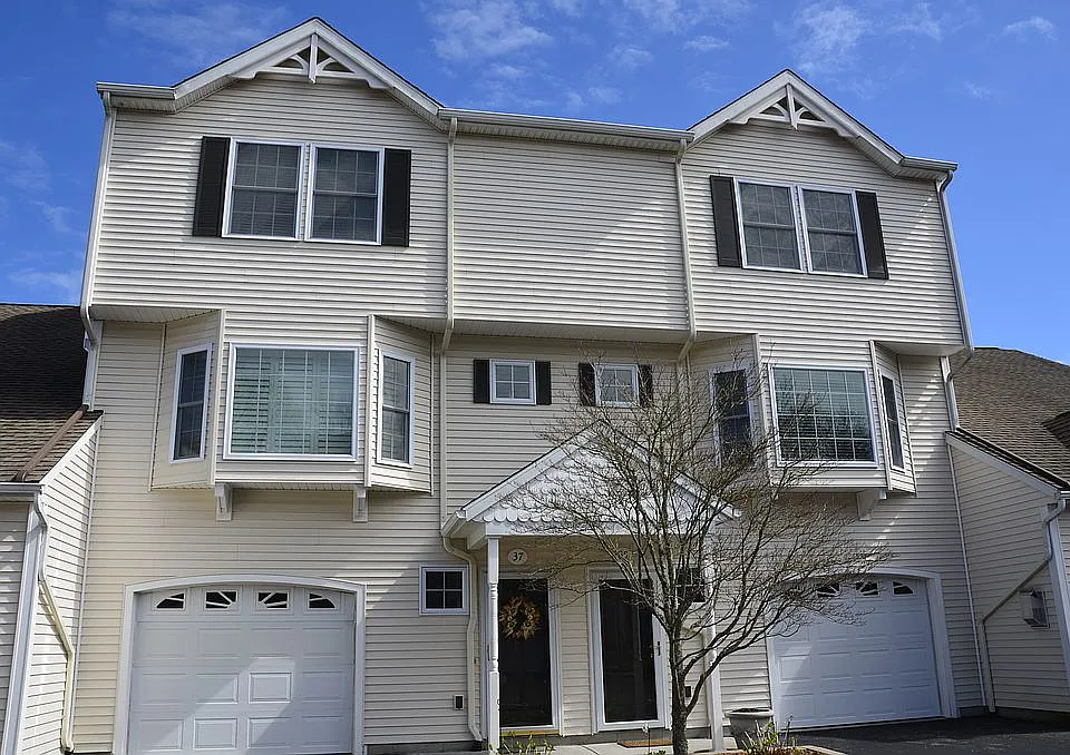 37 Fountain Drive