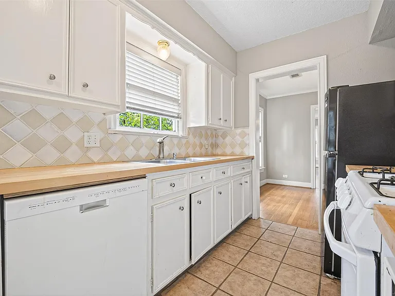 1210 Shearn St — Photo 19