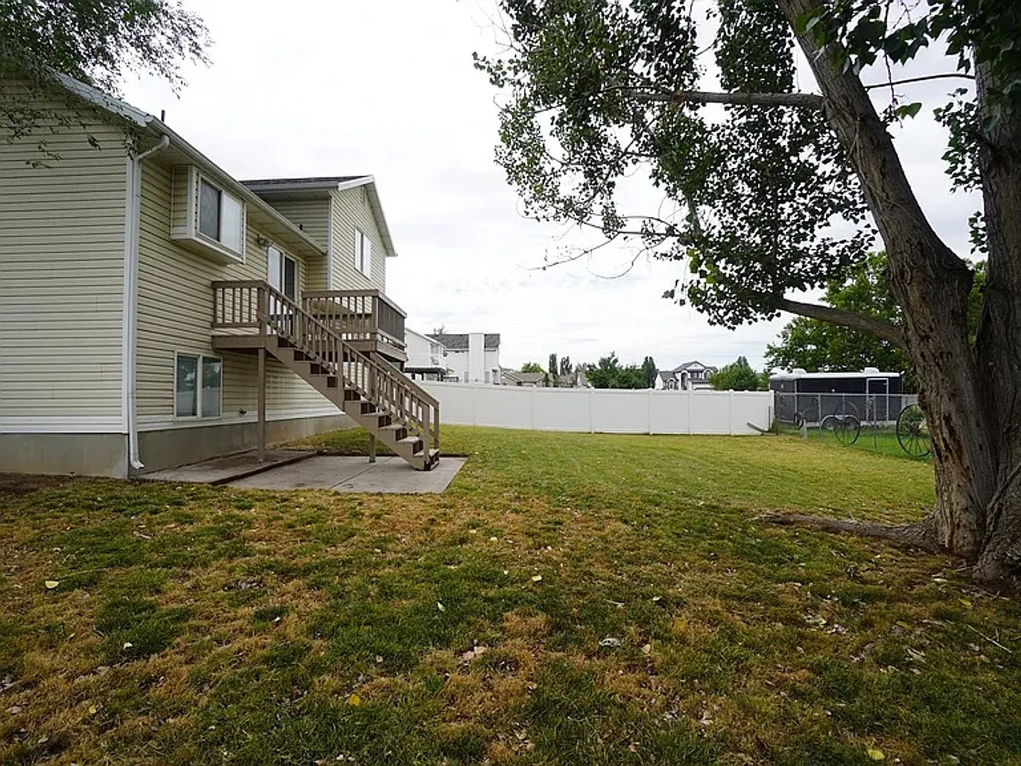 3 Bed / 2 Bath Home for Rent in Roy, UT — Photo 2