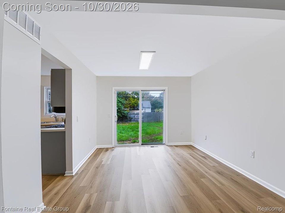 33529 Rhonswood St, photo 12